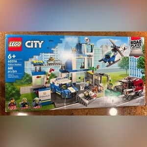 LEGO City Police Station Set built once COMPLETE